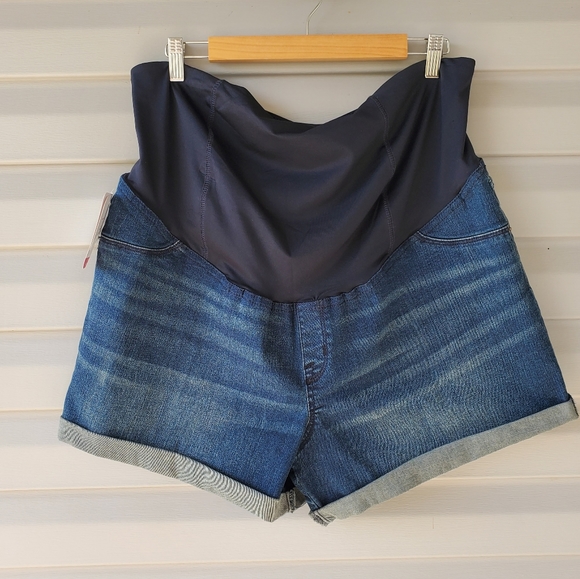 Isabel Maternity denim shorts - Picture 2 of 10